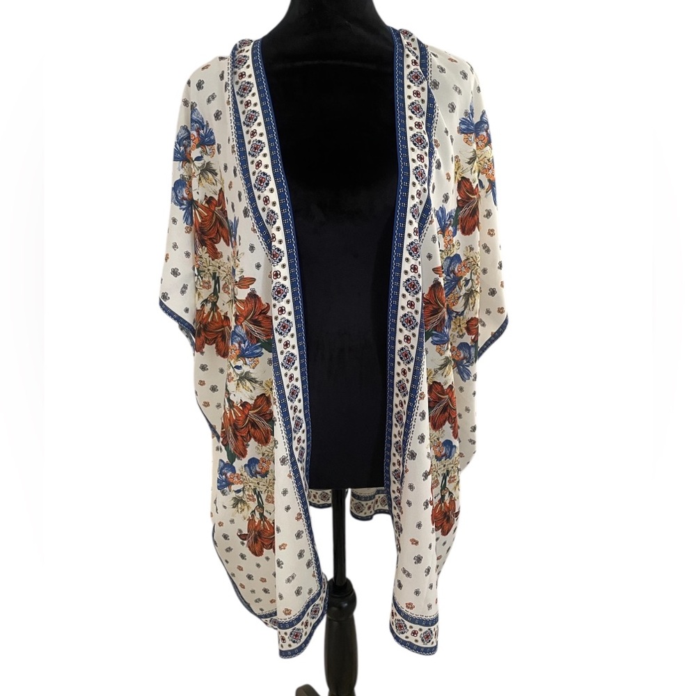 Max Studio floral print kimono with wide leg pants set in size small - Picture 6 of 14